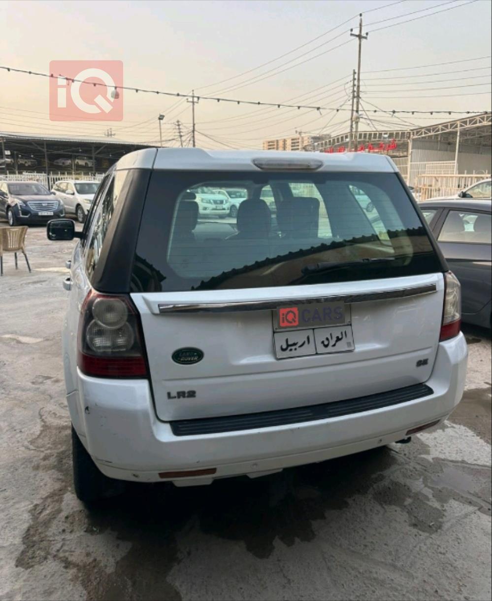 لاند روفر LR2